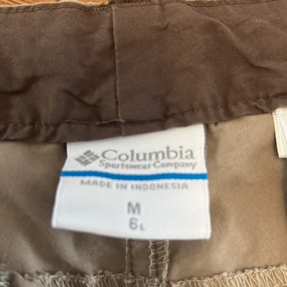 Shorts - Picture 2 of 3